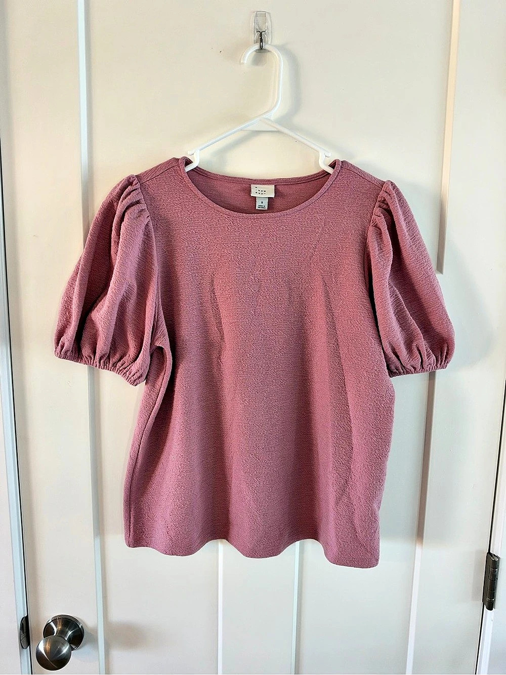 New Day Puff Sleeve Top in Pink Size Small Like New